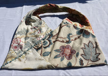 Load image into Gallery viewer, Linen Triangle Bag #1
